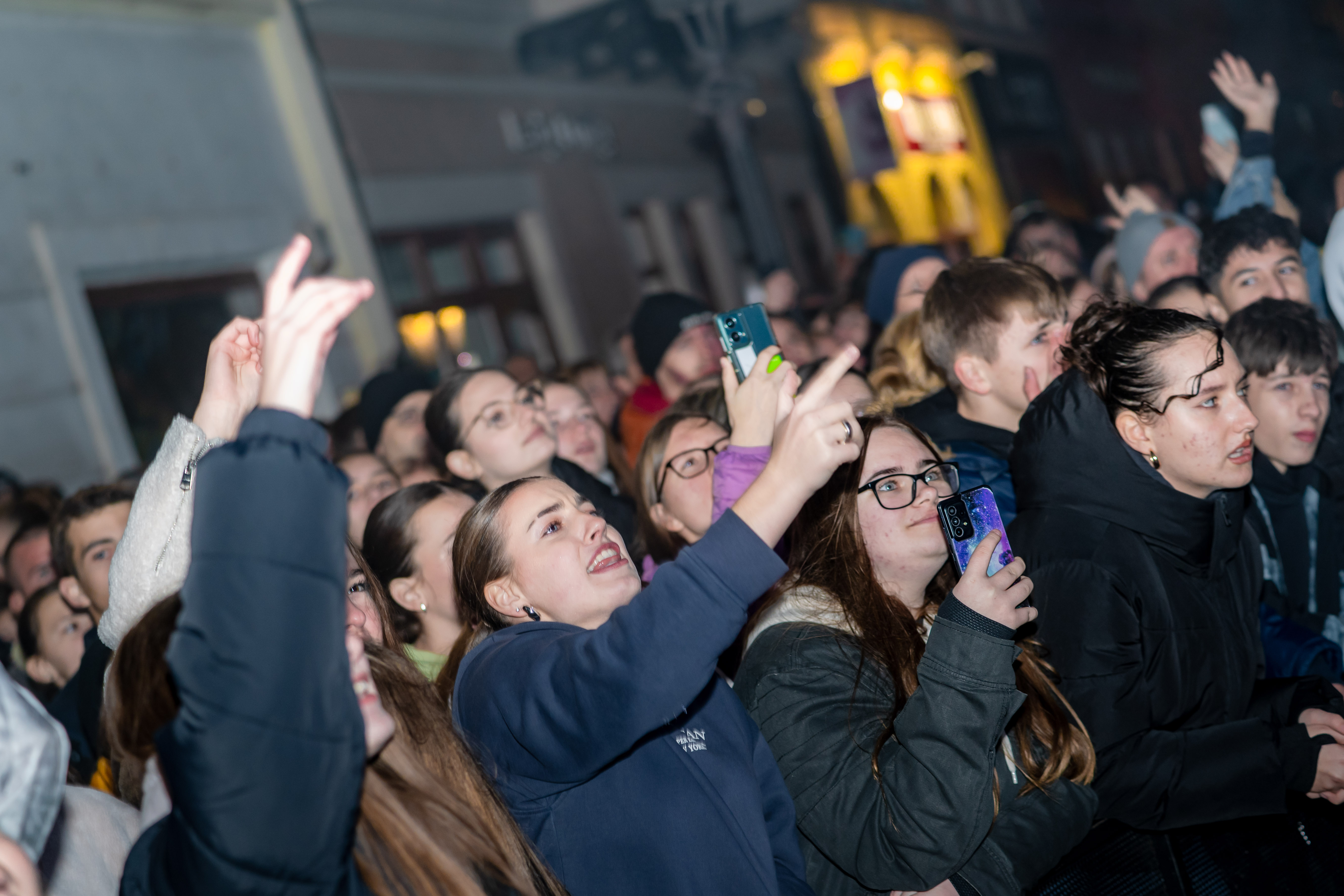 Stretnutie mladeze s arcibiskupom Bernardom Boberom a DJ-10